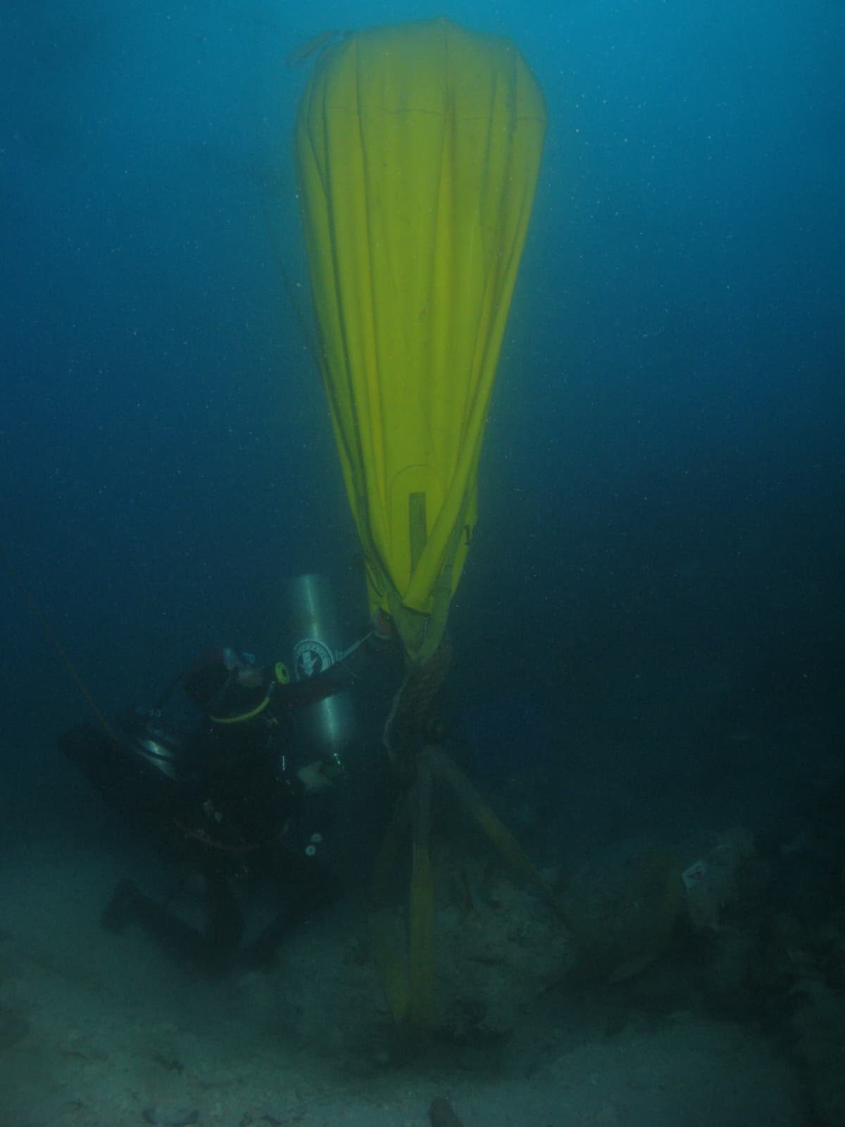 Lift balloon used in the recovery